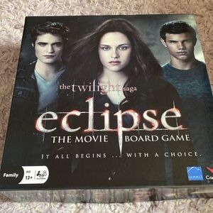 Eclipse board game based on the movie, The Twilight Saga. 2-8 players